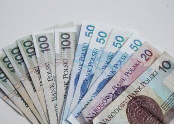 money 1386331 1280 2025 07 24 105223