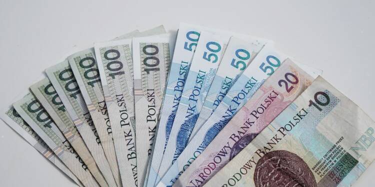 money 1386331 1280 2025 07 24 105223