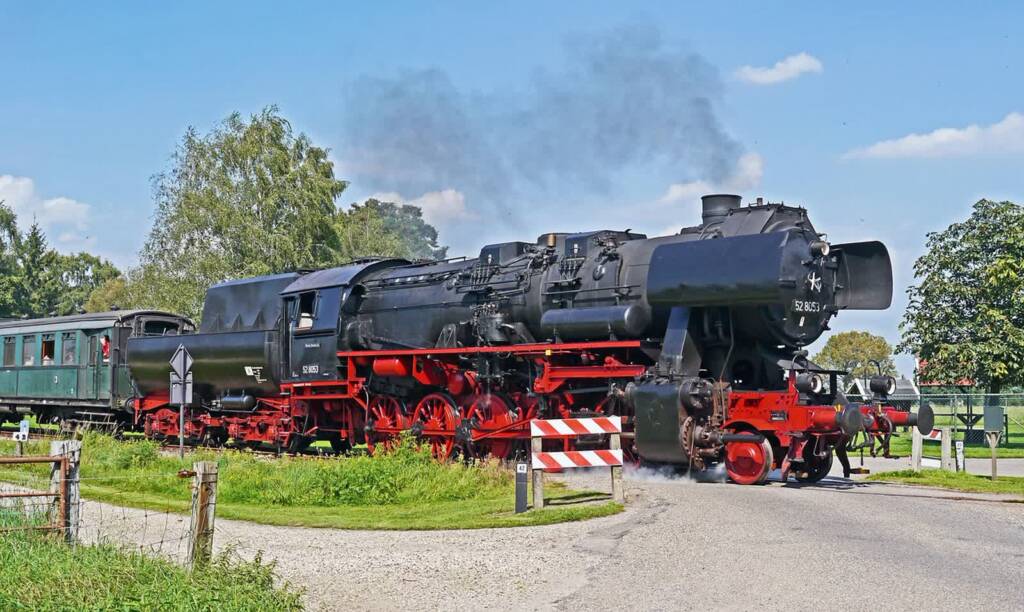 steam locomotive 3022912 1280 2025 07 10 184447