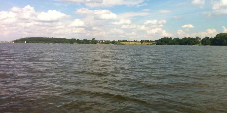 Czerwona flaga nad kąpieliskami. Sprawdź, gdzie nie wolno się kąpać 1 zalew w nieliszu 4 2025 07 23 120524