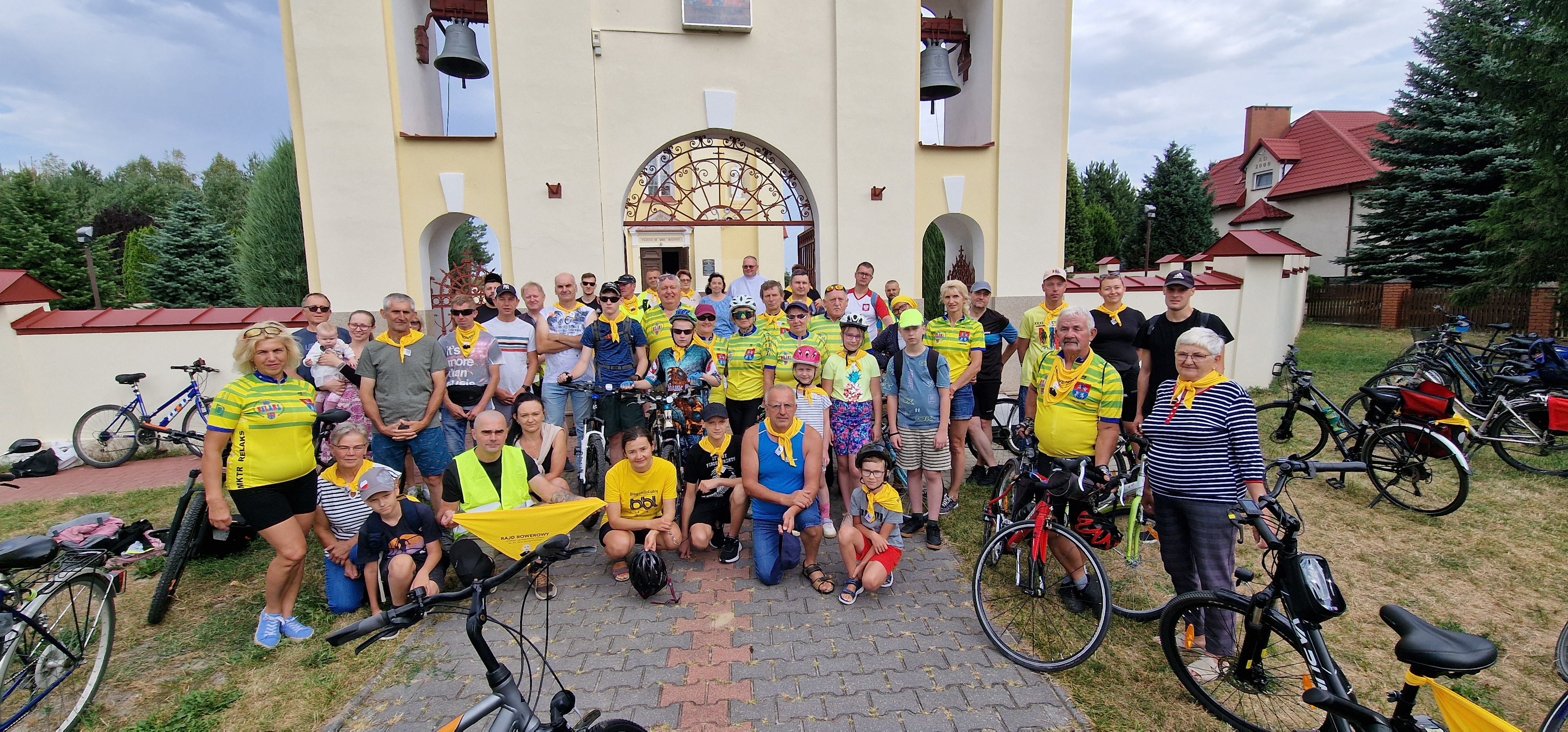 Rowerowy rajd ku pamięci zamordowanego księdza [ZDJĘCIA]