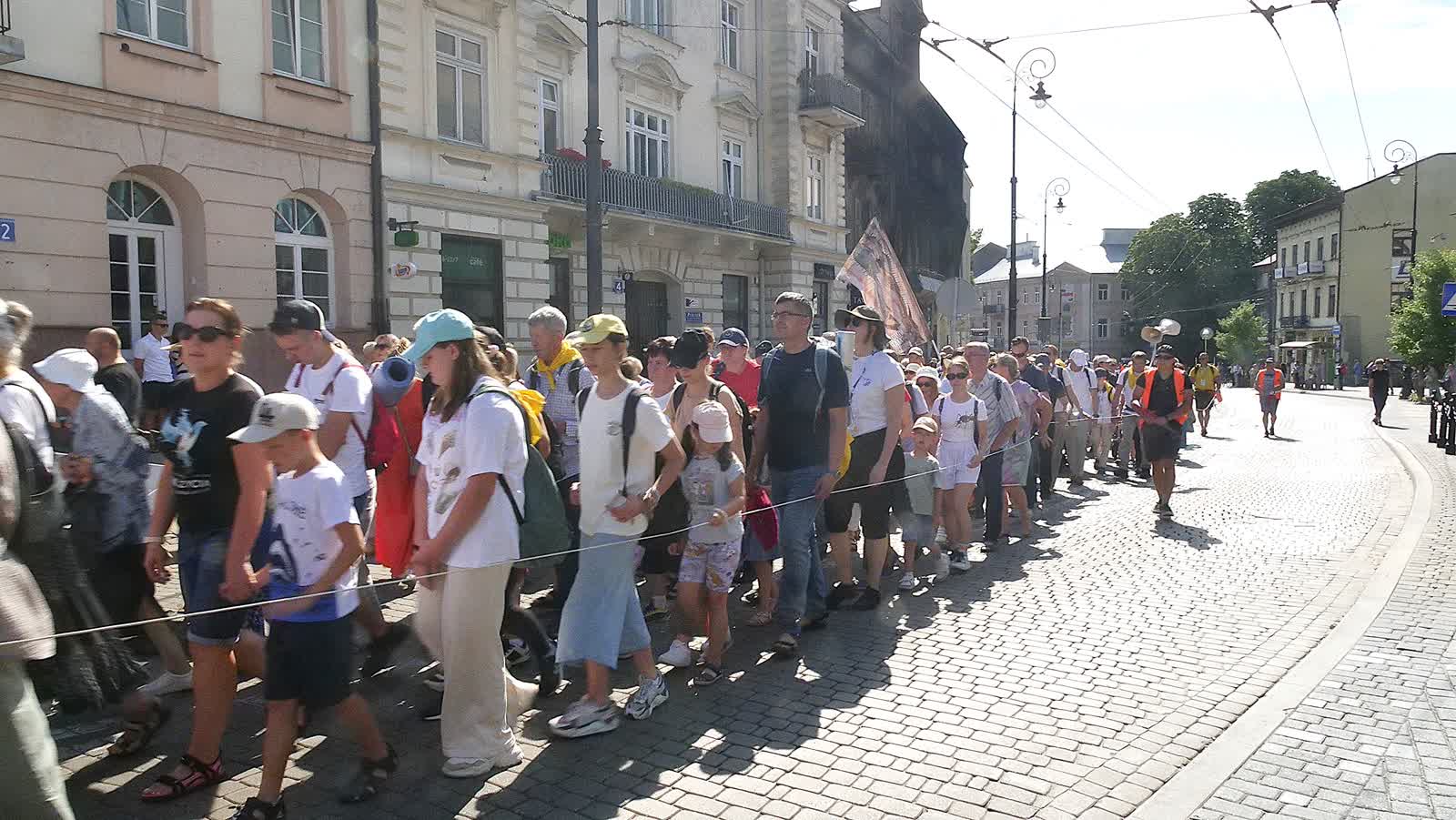 Pielgrzymi wyruszyli z Lublina na Jasną Górę. Wysoka frekwencja w Roku Jubileuszowym 4 _1511210.JPG
