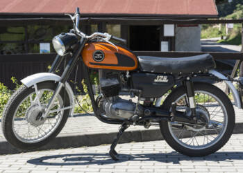 2016 Motocykl WSK 125 1