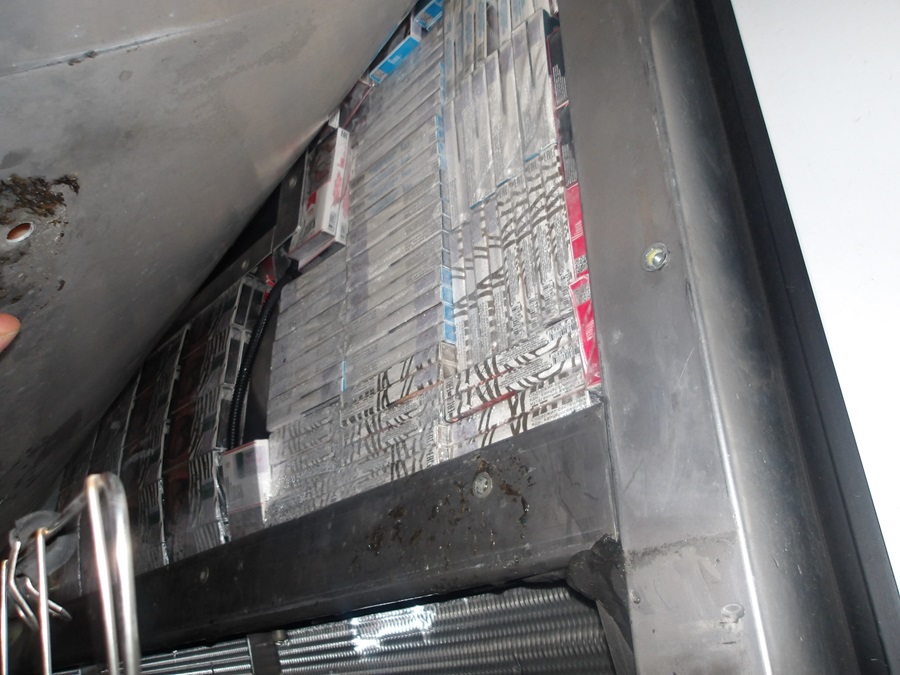 Nielegalne papierosy w naczepie-chłodni. Przemyt udaremniony [ZDJĘCIA]