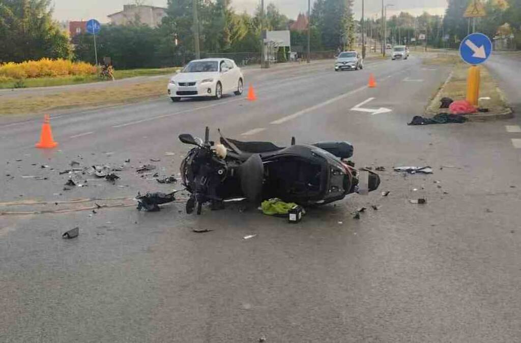 Motocyklista ranny w wypadku w Świdniku. 88-latek nie ustąpił pierwszeństwa 3 358 273438 2025 08 18 221610