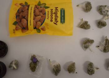 Narkotyki zamiast migdałów i kremu. Myśleli, że przechytrzą policjantów 6 361 273400 2025 08 18 085052