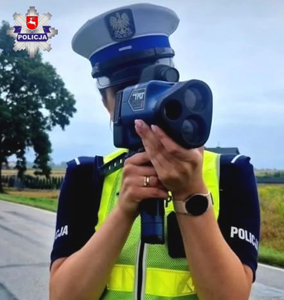 Kierowcy pod okiem policji. Noga z gazu! 2 68-273239.jpg