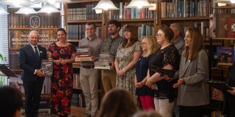 „Stoisko z ukraińską książką” w lubelskiej bibliotece 1 dsc 0062 2025 08 22 214949