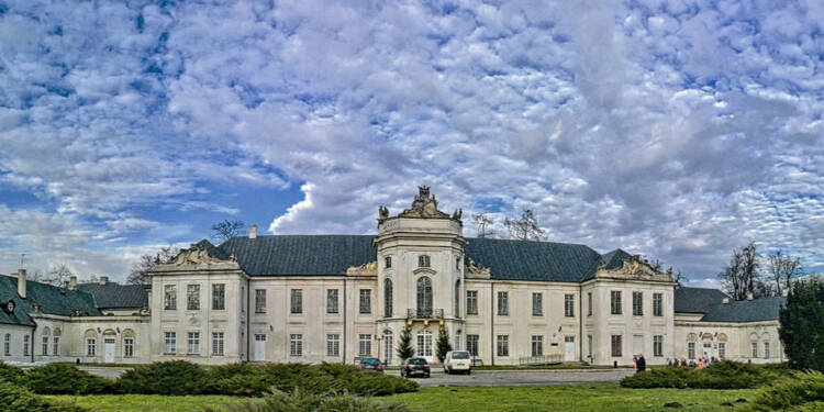 dziedziniec palacu potockich 2025 08 12 071256