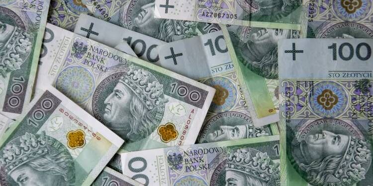 euro banknotes 5473286 1280 1 2025 08 04 071943