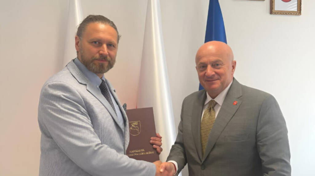 fotojet 1 845x1024 2025 08 13 085252