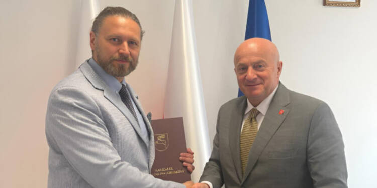 fotojet 1 845x1024 2025 08 13 085252