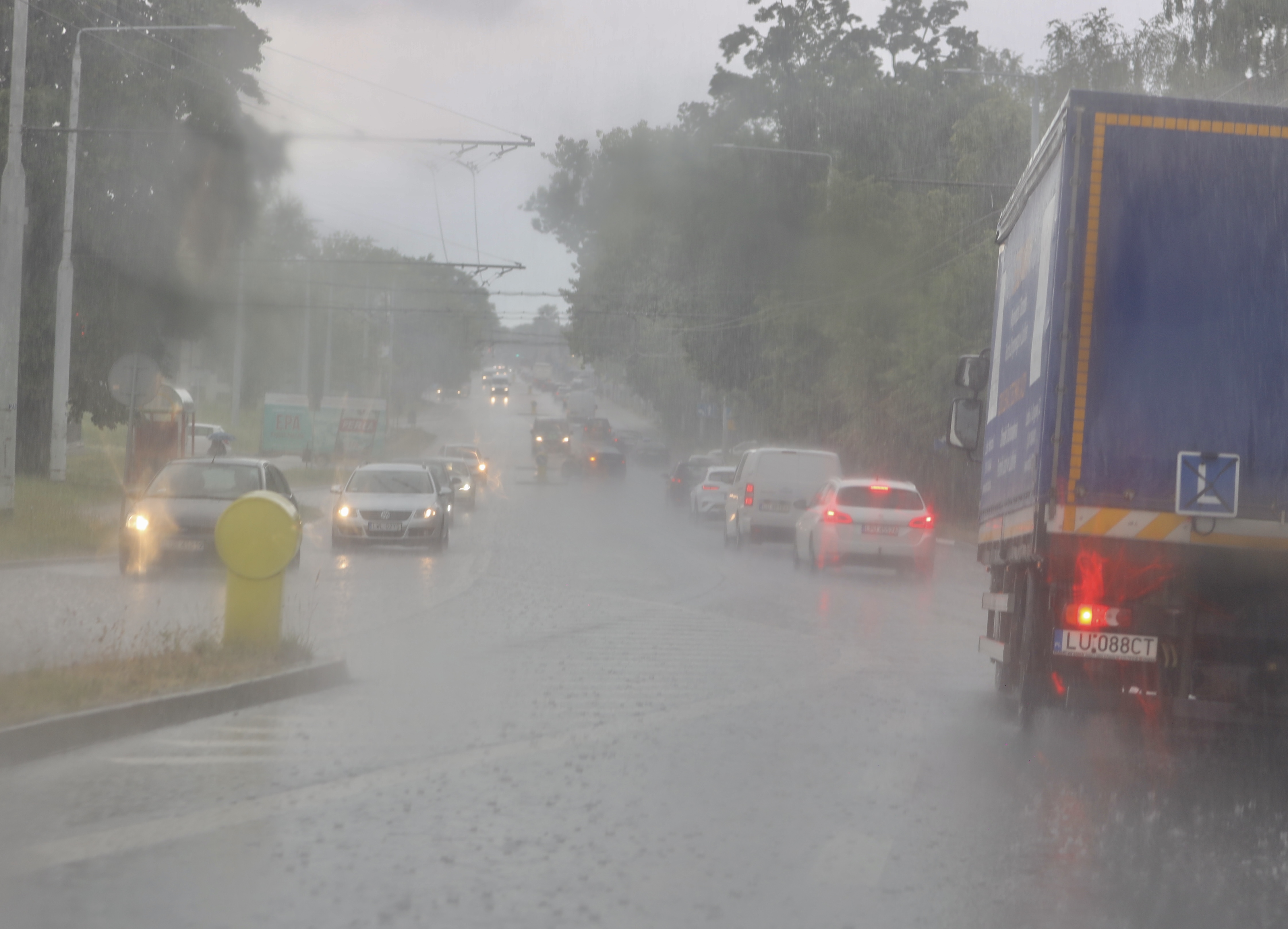 Ulewy i burze nad regionem. Alert dla kilku powiatów