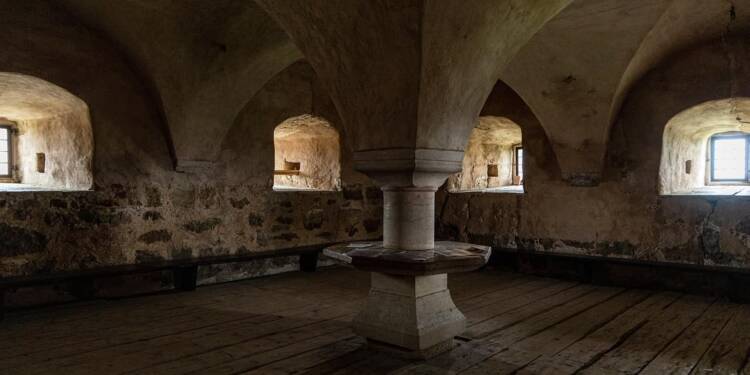 knight hall 4589673 1280 2025 08 03 162423