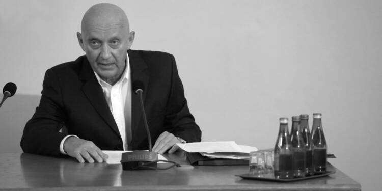 mid 25811130 2025 08 11 180138