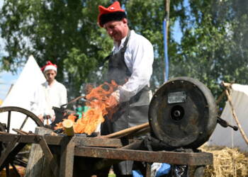 mid 25817105 2025 08 17 171846