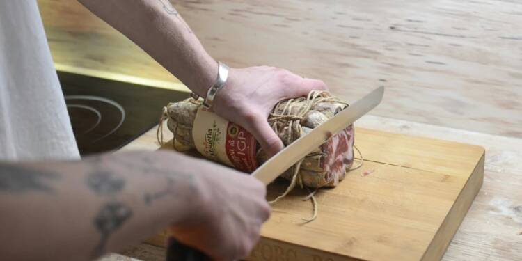 pexels skylar kang 6430883 2025 08 20 074558