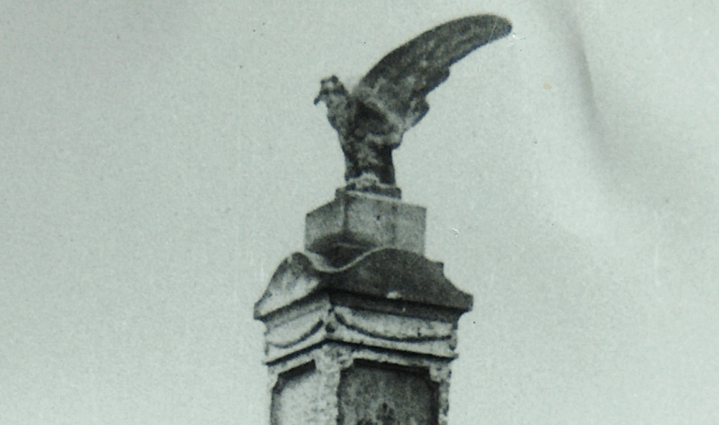 17.08.2025 Małgorzata Sawicka "Pomnik ze starej fotografii" 1 pomnik por michala lubicz sawickiego zdjecie robione przed wojna. 2025 08 16 233803