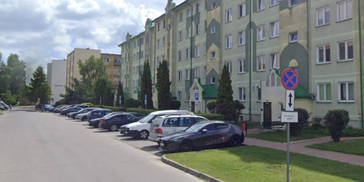 Potrzebna odpowiednia karta. Parkingowe kontrowersje przy bialskim bloku 1 sapizeyna 2025 08 18 162724