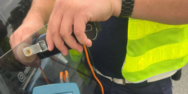 Bo szyby były za ciemne. Dotkliwa kara dla kierowcy BMW 1 szyby 2025 08 22 220950