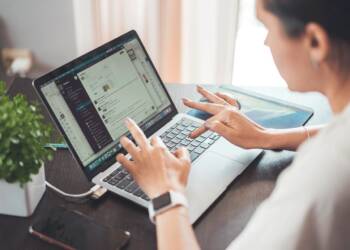 Zaufała poznanemu w internecie mężczyźnie. Słono za to zapłaciła 7 telework 6795505 1280