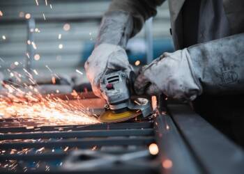 worker 5736096 1280 2025 08 18 171129