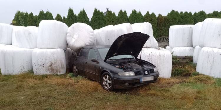 Pijany i bez prawa jazdy uderzył w kiszonkę. 29-latek zatrzymany 1 356 274985