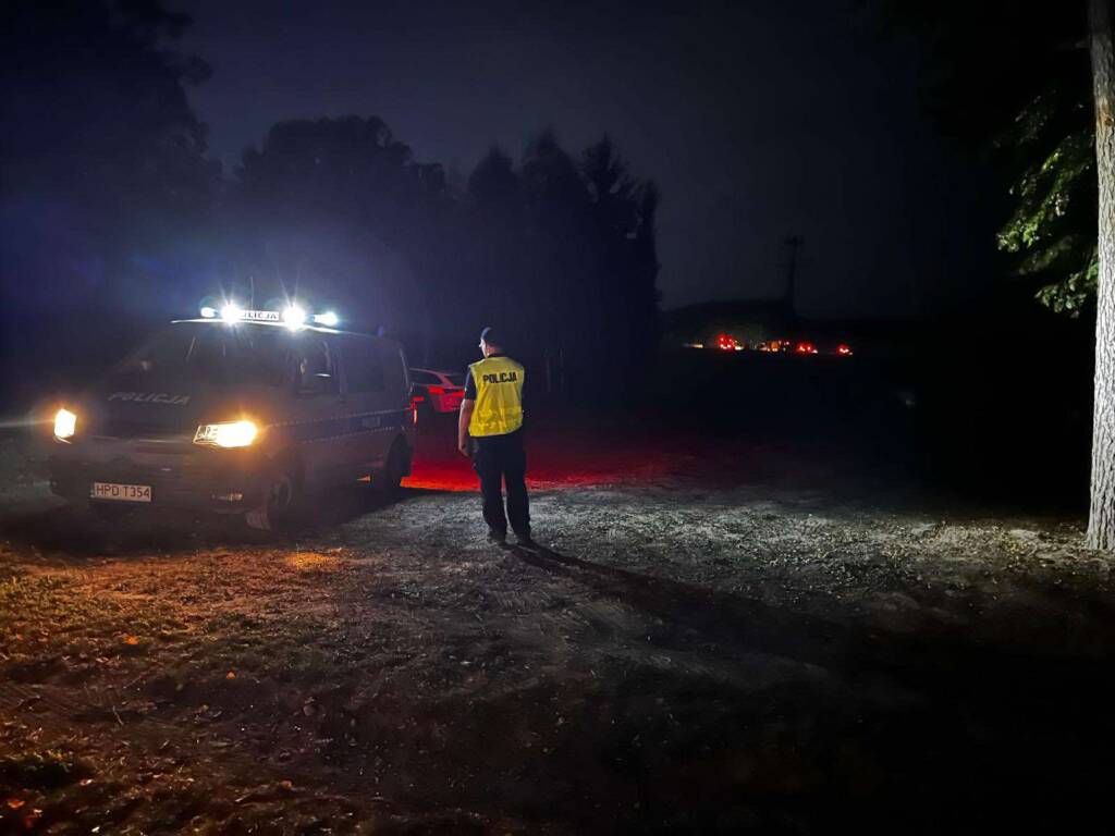 Zagadkowy dron nad powiatem tomaszowskim. Prokuratura kontynuuje oględziny 1 541303841 1298005087843385 6807585276505429887 n