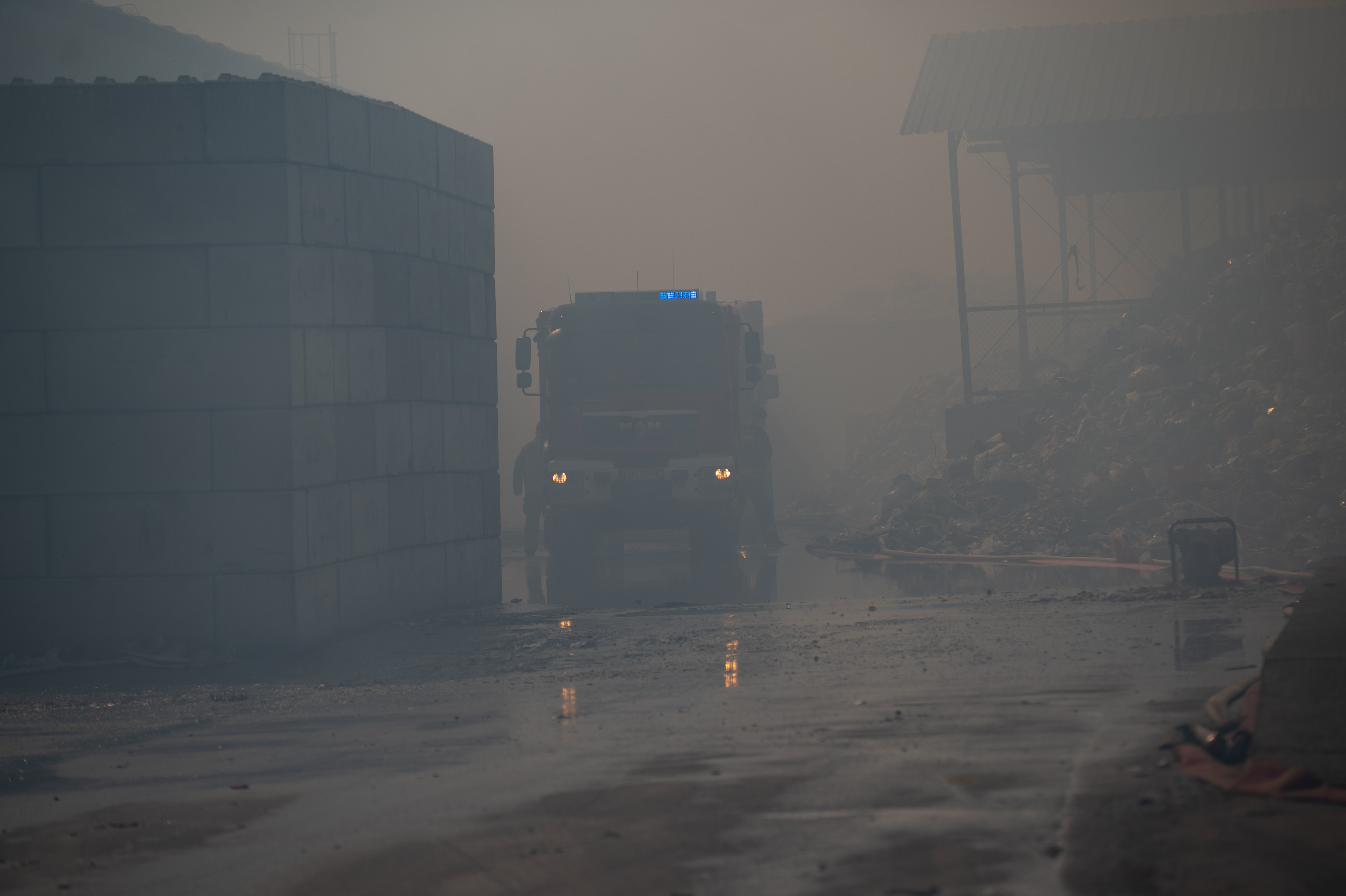 Zbadano powietrze po pożarze w Bełżycach. Co ustalili inspektorzy?