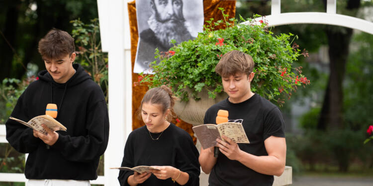 Twórczość Kochanowskiego w Ogrodzie Saskim. Młodzi czytają poezję 1 DSC 7772