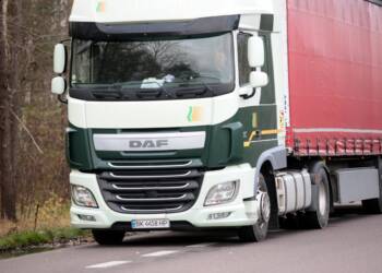 „Ponosimy duże straty”. Trudna sytuacja przewoźników po zamknięciu granicy z Białorusią 4 2023.11.08. DOROHUSK . STRAJK PRZEWOZNIKOW . GRANICA. PRZEKSCIE GRANICZNE DOROHUSK.
FOT. PIOTR MICHALSKI