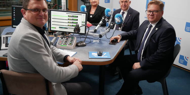 EAttachments89797000f2735d2b6d92f46f3dcac3c2e6de0be xl