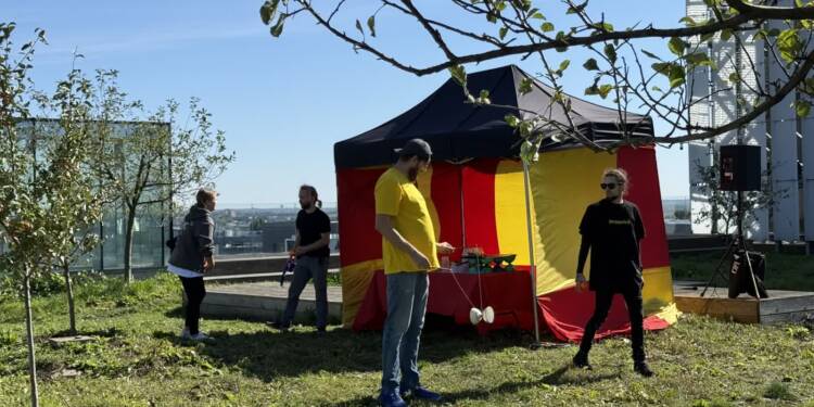 "Żonglowanie nie tylko bawi". Cyrk na dachu 1 EAttachments8981358c2e337cb5183a7025d3e7a4361eb6d59 xl