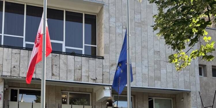 Polska ambasada w Kijowie uszkodzona podczas rosyjskiego ataku 1 EAttachments89827126b048bc54d718ec35bb07adee1d3a511 xl