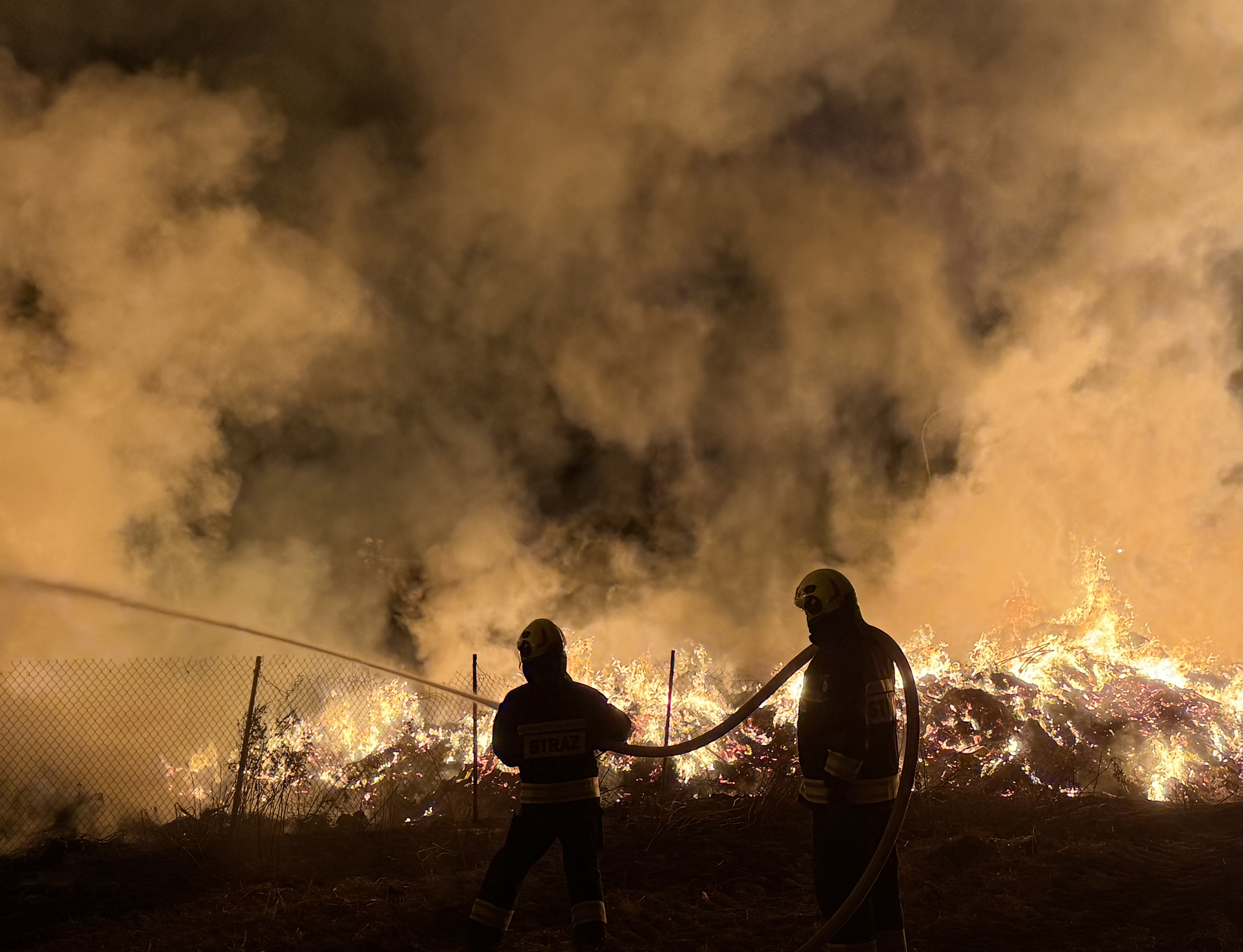Pożar sortowni śmieci w Bełżycach. Prokuratura wszczęła śledztwo [ZDJĘCIA]