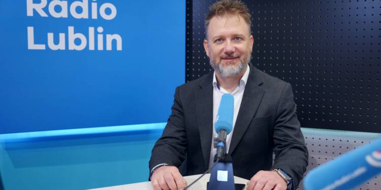 Sztuczna inteligencja ma wspomagać nauczycieli i dyrektorów szkół 1 P10703142