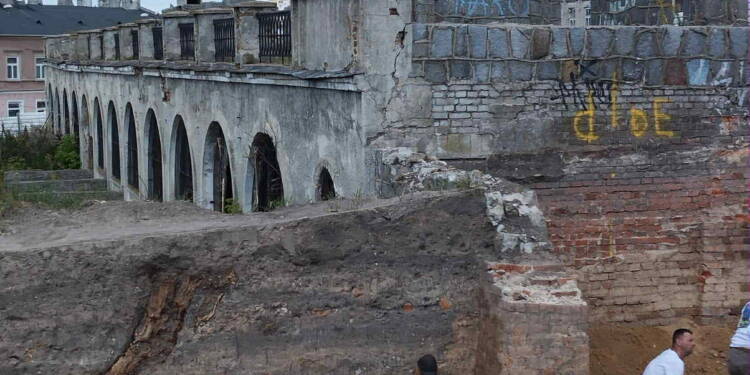 b84ee21f f0f4 44b2 88af 8aa8a68d3c10