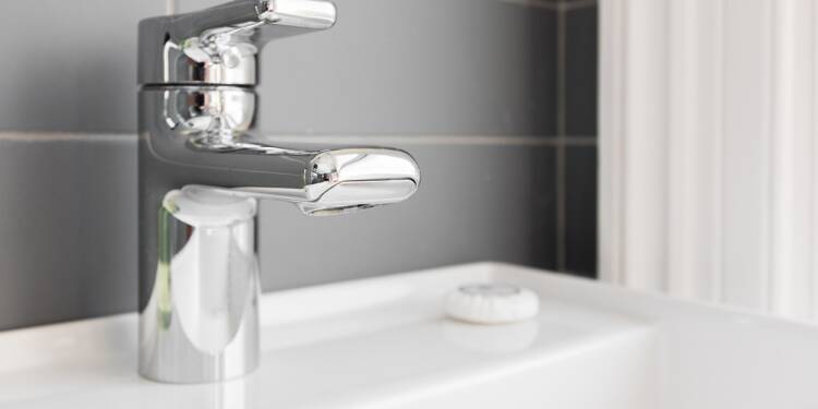 bathroom 8688132 1280