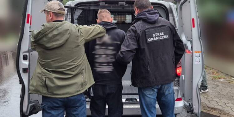 Obywatel Ukrainy wydalony z Polski. Pomagał w nielegalnym przemycie migrantów 1 deport180925