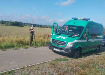 Dron spadł na pole w Czosnówce. Mieszkańcy: Nie ma tutaj żadnej paniki 7 dron cz