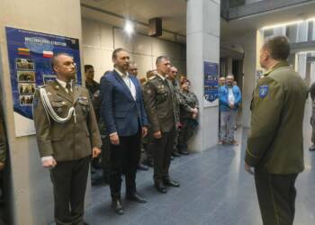 e903d241 9465 4417 ad6d 34dede577be1