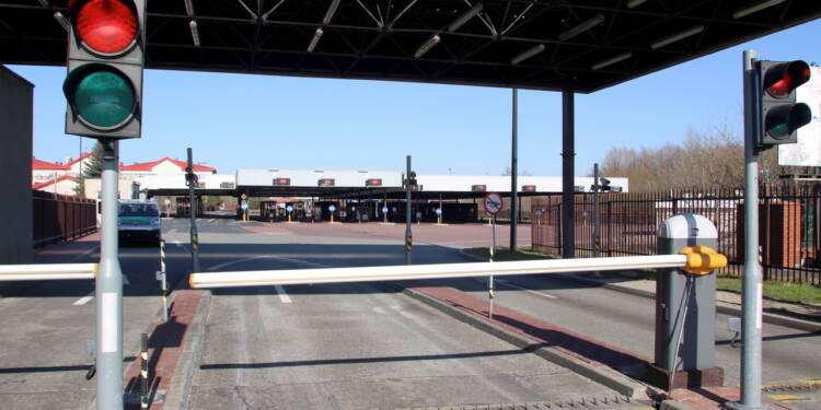 2020-03-24T15:18:14:00 ,  Fot. Piotr Michalski  2020.03.24 . TERESPOL . PRZEJSCIE GRANICZNE PODCZAS EPIDEMIA WIRUS SARS-COV-2 , COVID-19 .
FOT. PIOTR MICHALSKI