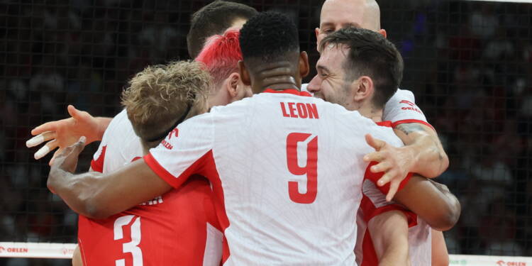 Siatkarze LUK Lublin błyszczą w kadrze. Polska pokonała Brazylię 1 £ód, 04.09.2025. Siatkarze reprezentacji Polski ciesz¹ siê podczas towarzyskiego meczu z Brazyli¹, 4 bm. w £odzi. (gj) PAP/Marian Zubrzycki