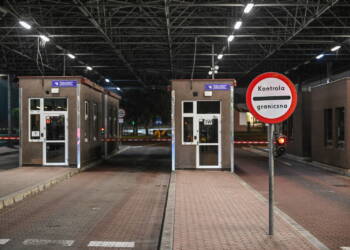 Straż Graniczna: zamknięcie przejść z Białorusią odbyło się sprawnie 3 Terespol, 12.09.2025. Miejsce konferencji ministra spraw wewnêtrznych i administracji Marcina Kierwiñskiego przy polsko-bia³oruskim przejciu granicznym w Terespolu, w nocy z 11 na 12 bm. Konferencja dotyczy³a czasowego zawieszenia ruchu granicznego na przejciach z Bia³orusi¹. (ad) PAP/Wojtek Jargi³o ***Do tego materia³u zdjêciowego dostêpna jest równie¿ depesza w systemie CSI, pt.: Polska zamknê³a do odwo³ania przejcia graniczne z Bia³orusi¹ (krótka)***