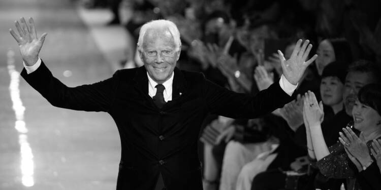 Zmarł Giorgio Armani, światowej sławy projektant mody 1 epa12351694 (FILE) - Italian fashion designer Giorgio Armani greets the audience after the presentation of his Cruise collection 2020 at the Tokyo National Museum in Tokyo, Japan, 24 May 2019 (04 September 2025). Armani has died at the age 91, his company confirmed on 04 September 2025. EPA/FRANCK ROBICHON *** Local Caption *** 55219801
Dostawca: PAP/EPA.