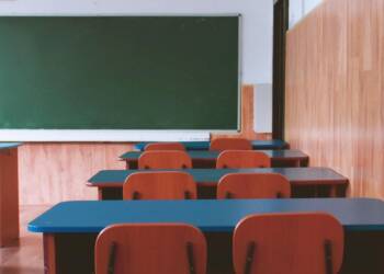 Specjalna rada pedagogiczna. Nauczyciel miał zachowywać się niestosownie wobec uczennic 7 pexels didsss 2675061