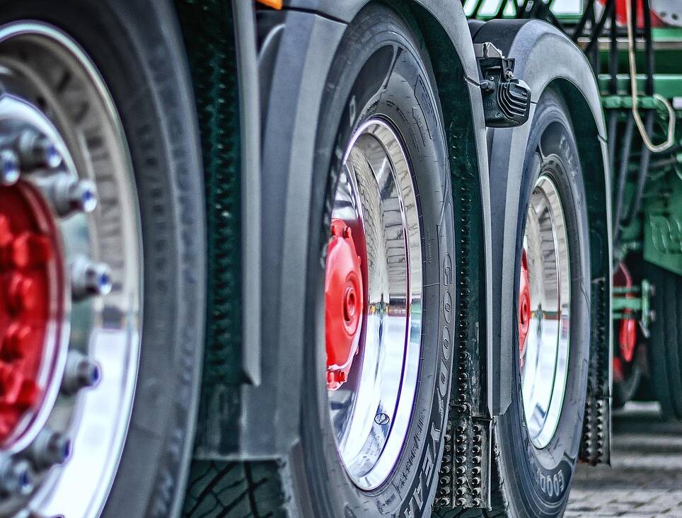 Elektryczne ciężarówki przyszłością transportu drogowego? Rozmowa z ekspertem