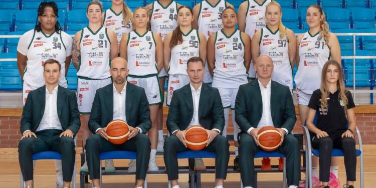 Lubelskie koszykarki jadą na memoriał. Wkrótce Euroliga 1 zdjecie grupowe OBLK 1024x689 1