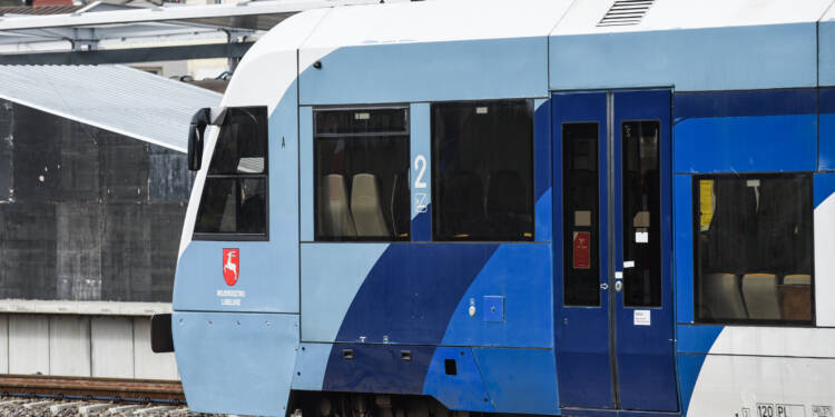 Zdarzenie na torach. Ruch pociągów wstrzymany 1 EAttachments4430773f0004c0907f8af22e3d7ccf62c6de35d