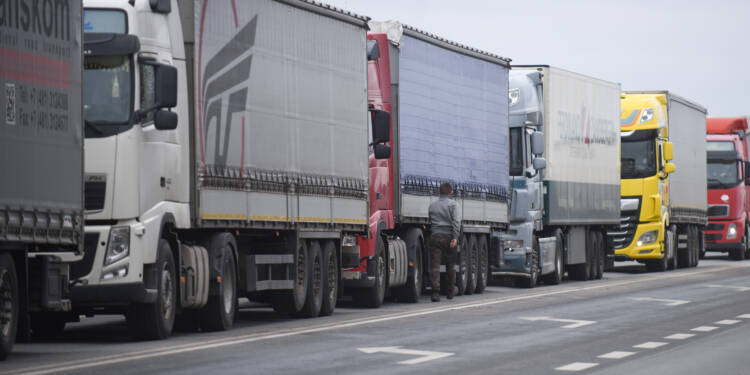 Gigantyczna kolejka do granicy. Przewoźnicy apelują do rządu 1 EAttachments6927593c952256e98a5fca61031fec81a9ae38f